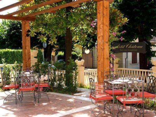 Petit Chateau Монтекатини-Терме Экстерьер фото